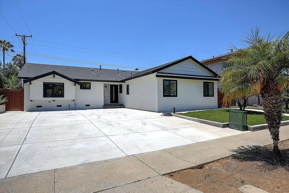 3 bed, 2.0 bath, 1064 sqft, $5,500 — Photo 1