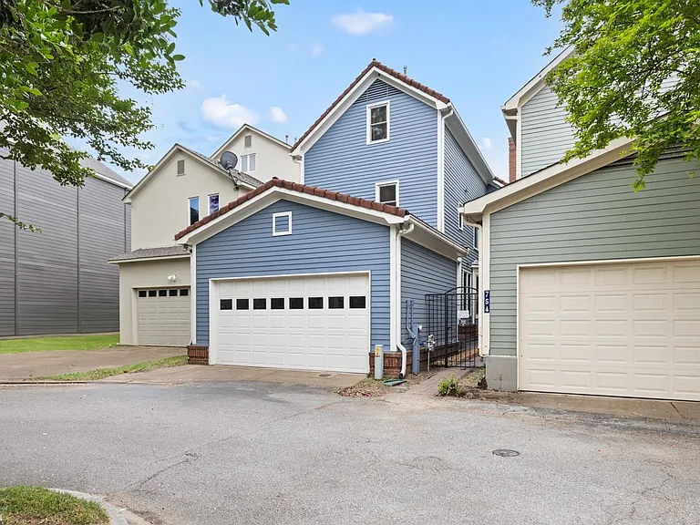 752 Island Dr — Photo 35