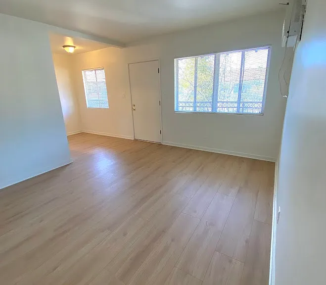 511 W Foothill Blvd #C — Photo 5