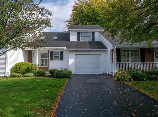 9 Indian Grv, Rochester, NY 14624