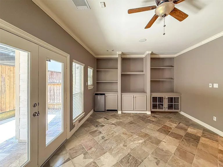 621 Hartman St — Photo 5