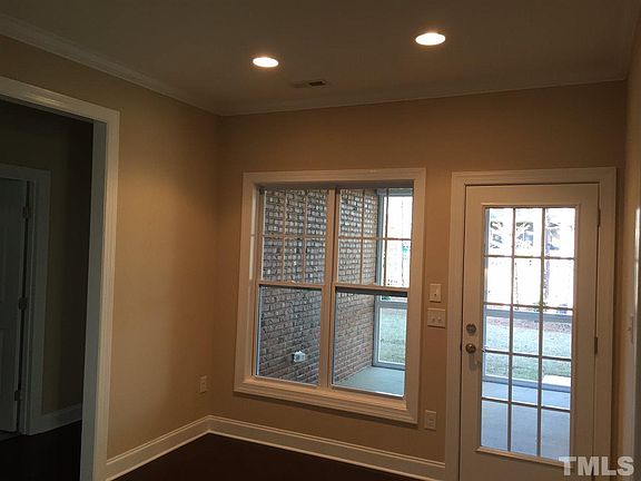5th image of 409 Marley Way