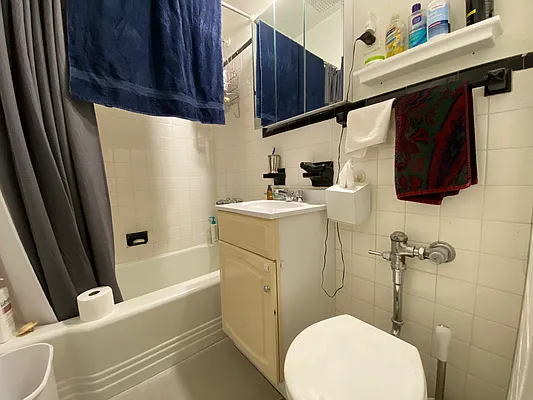 Rented by Compass | media 25