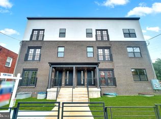 854 Xenia St SE #102, Washington, DC 20032