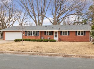 11017 London Dr, Burnsville, MN 55337