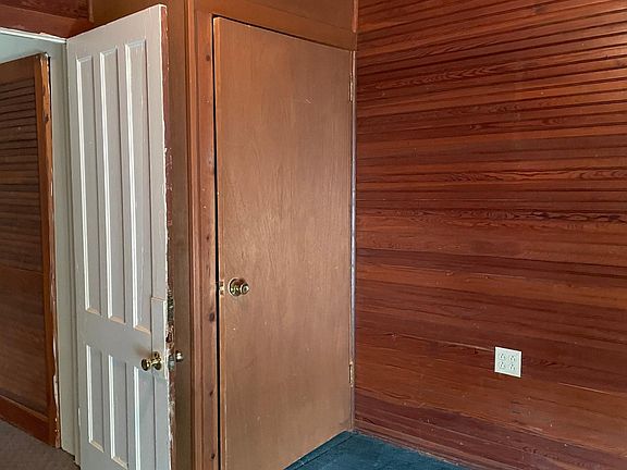 5th image of 4495 Verona St
