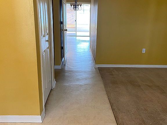 5th image of 719 Valrico Hills Ln