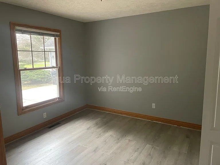 285 Trafalgar Trl — Photo 8