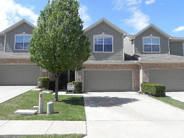 9817 Rockwall Rd