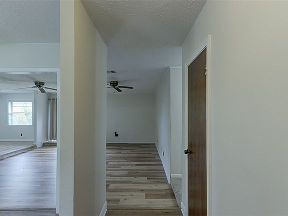 2nd image of 3503 Old Oaks Dr