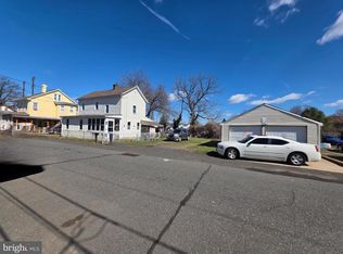 732 Brown St, Bristol, PA 19007