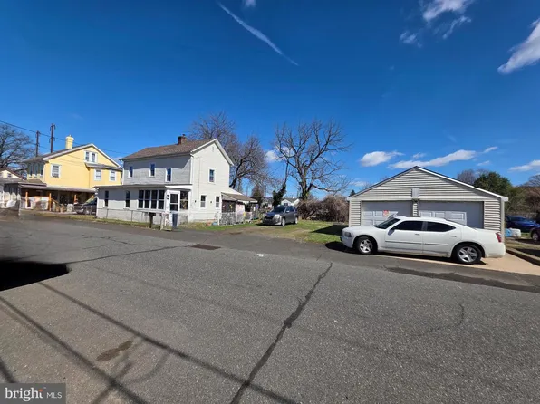 732 Brown St, Bristol, PA 19007