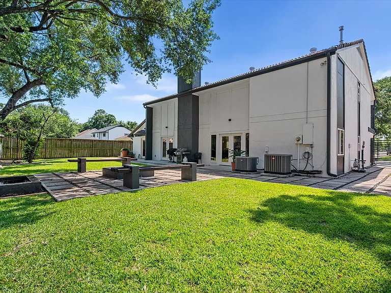 8202 Argentina St — Photo 41