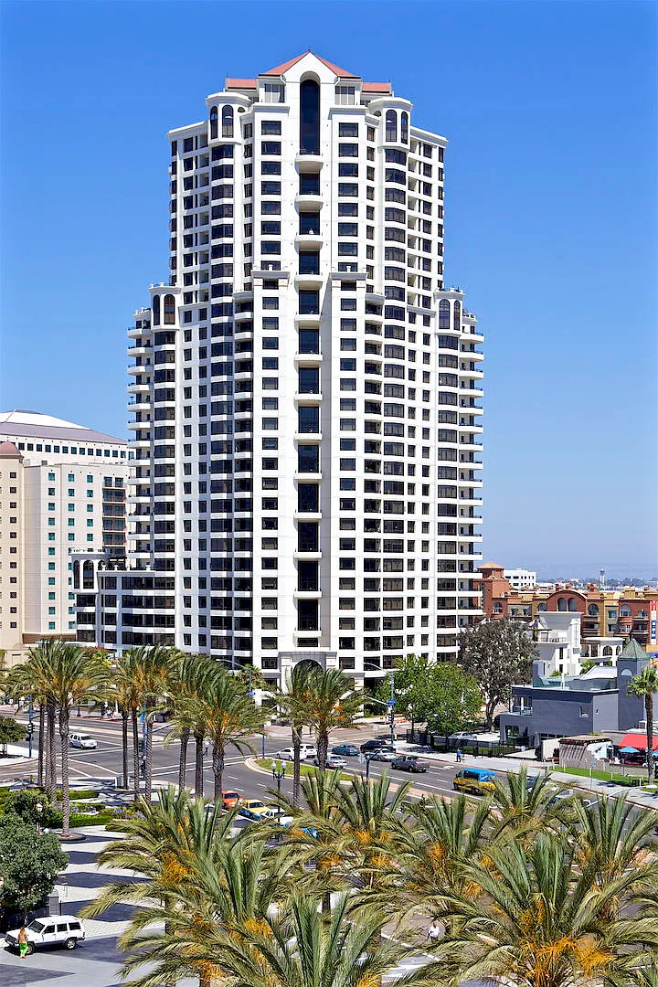 2 bed, 1374 sqft, $4,950 — Photo 1