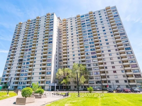 320 Dixon Rd #816, Toronto, ON M9R 1S8