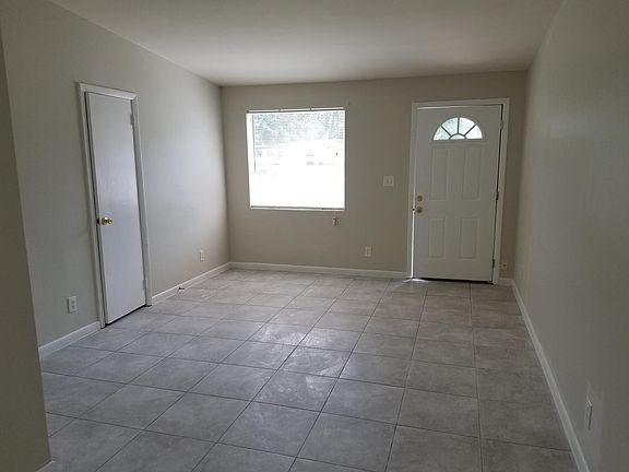 3rd image of 783 La Marche Dr