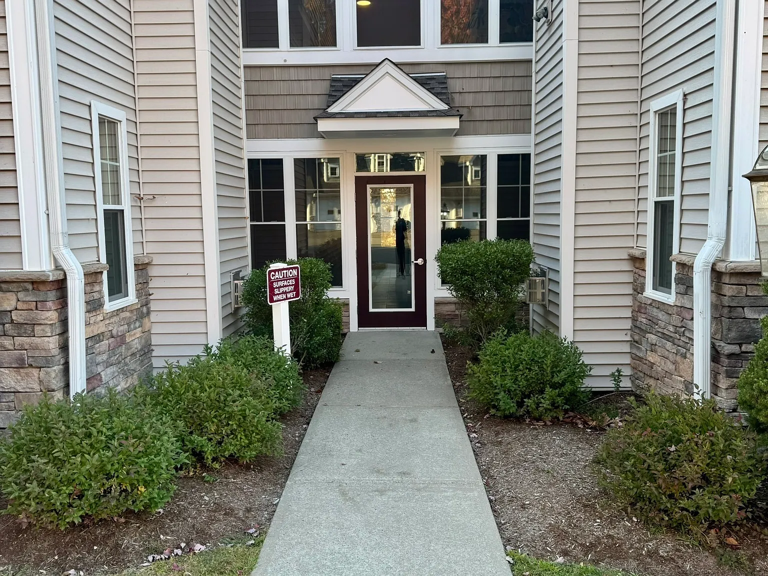 2 bed, 2.0 bath, 1328 sqft, $2,500 — Photo 3