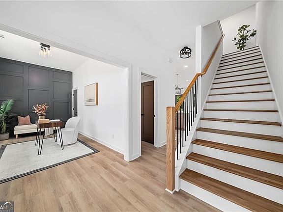 5th image of 1221 Elizabeth Ave SW