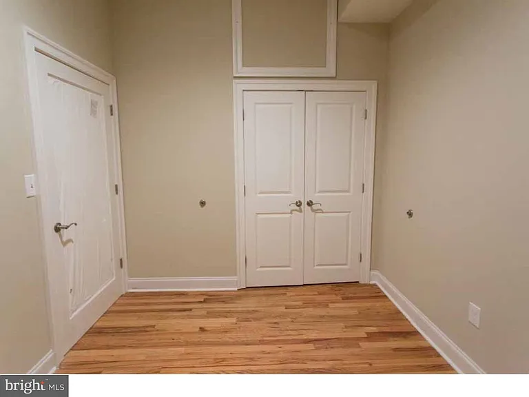 1114 Pine St #2R — Photo 7