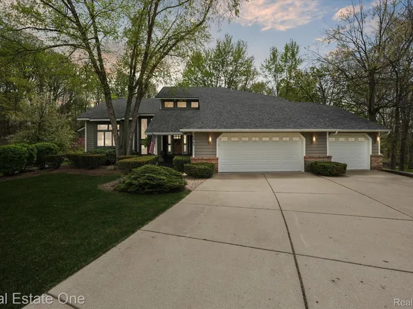 38967 Holsworth Ct, Farmington Hills, MI 48331