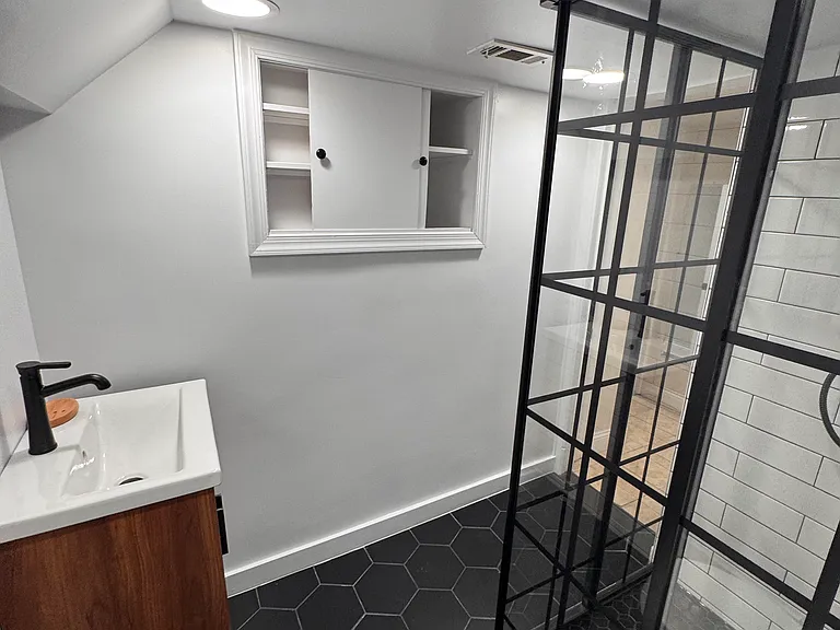 503 Columbia Rd NW #B — Photo 8