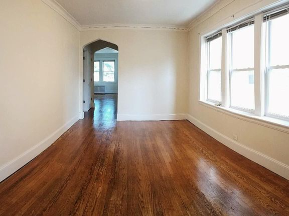 3rd image of 5635 N Kimball Ave