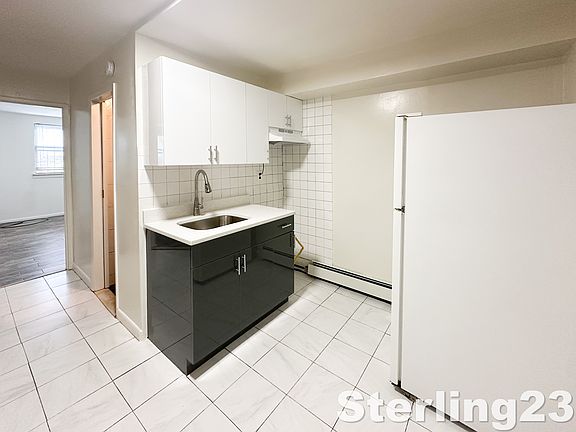 3rd image of 2560 50th St #1