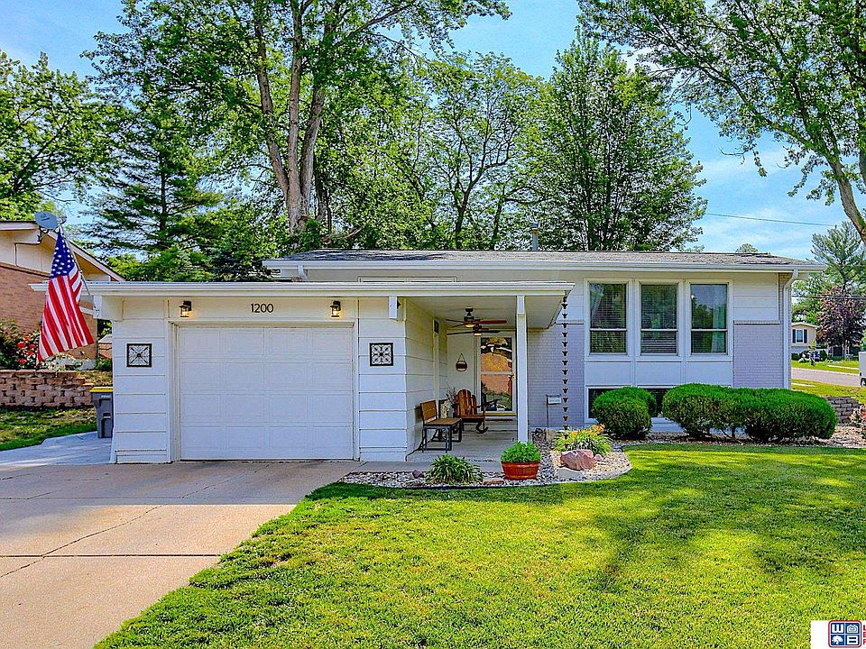 1st image of 1200 Carlos Dr
