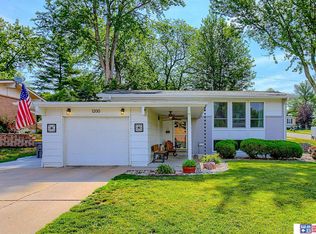 1200 Carlos Dr, Lincoln, NE 68505