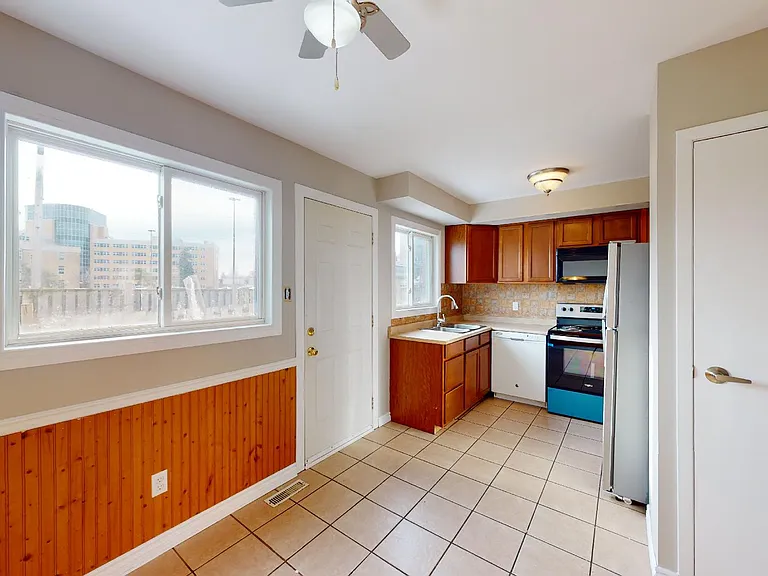 320 Westminster Ave #48 — Photo 10