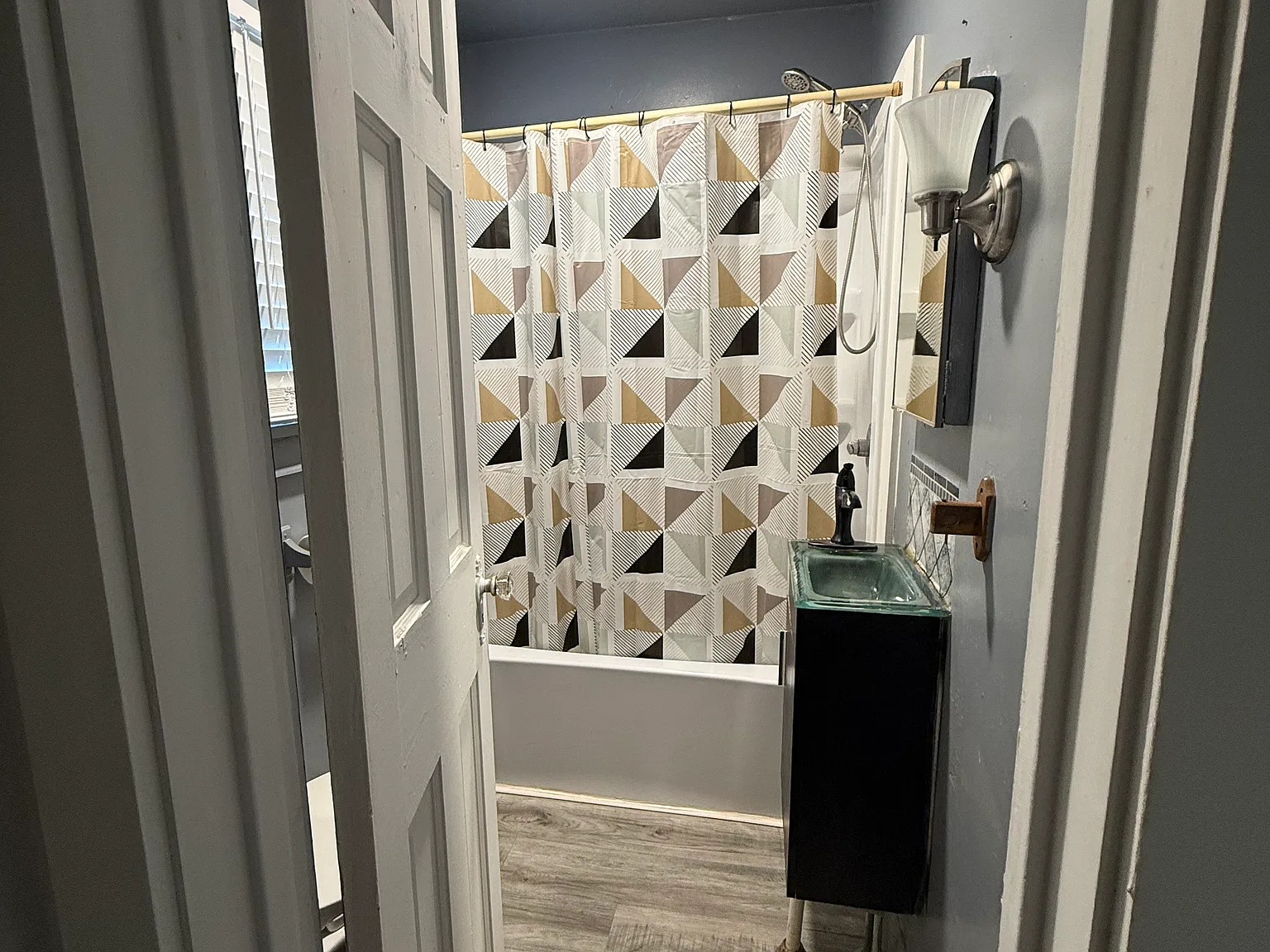 120 W Walnut St — Photo 3