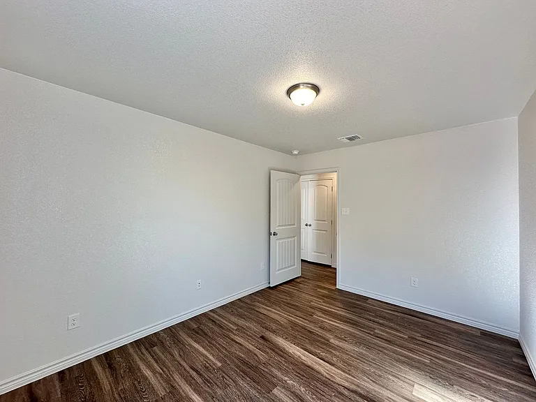 213 Dolphin Dr — Photo 19