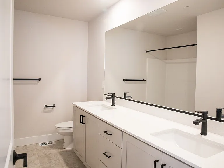 14668 SW 165th Ave — Photo 8