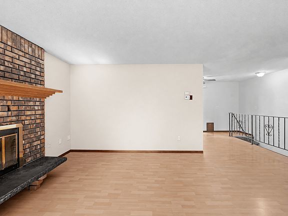 5th image of 507 E Tieton Ave