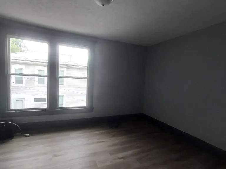 279 Hudson Ave — Photo 5