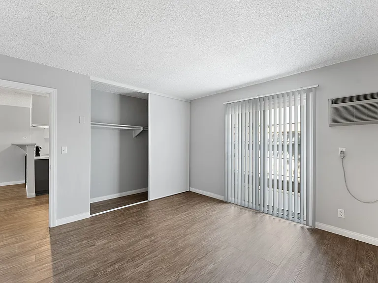 Villa Del Sol Apartments — Photo 19