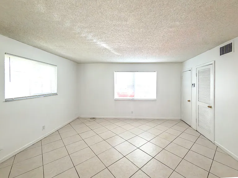 4109 Riverside Dr — Photo 17