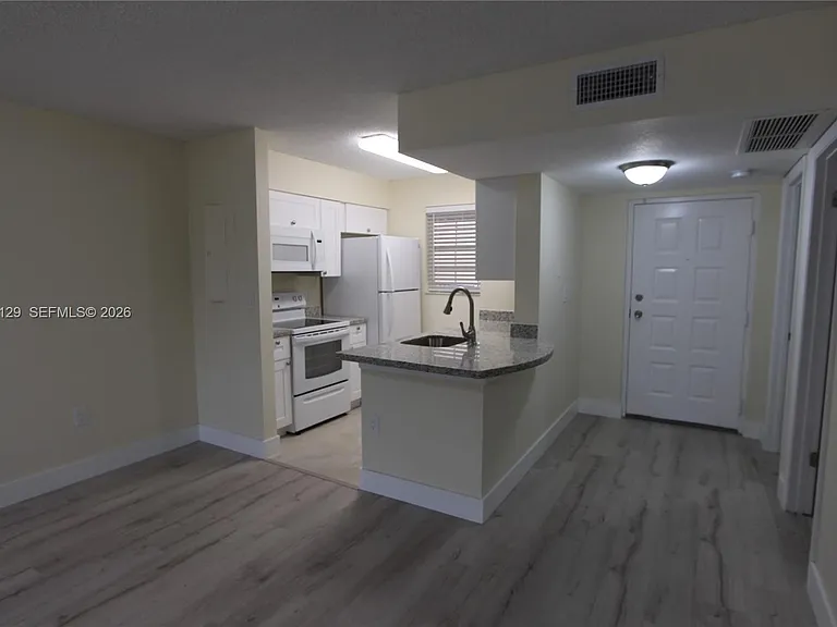 2890 N Oakland Forest Dr #204 — Photo 2