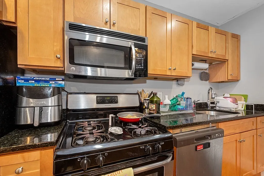 4 bed, 1500 sqft, $6,000 — Photo 4