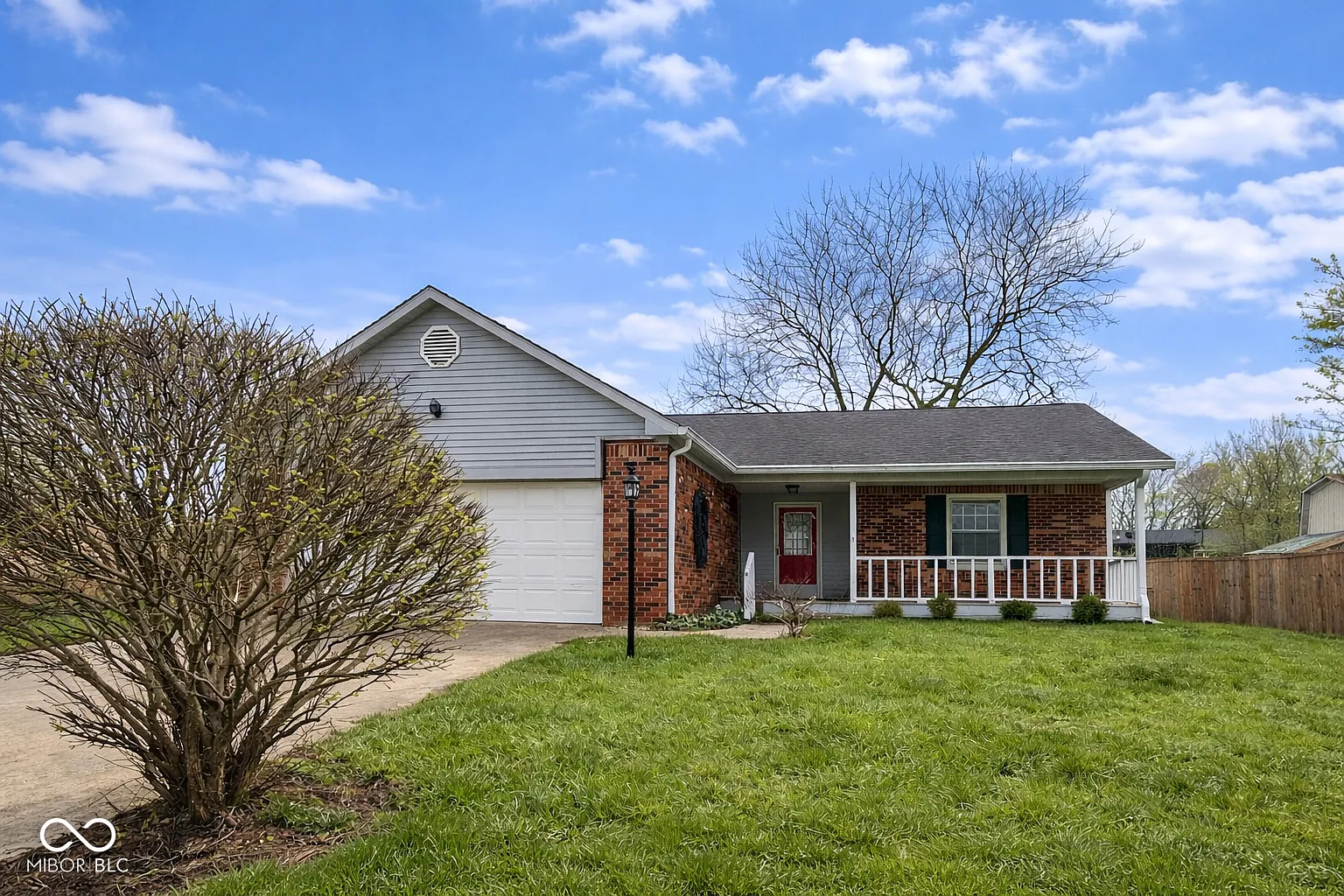 8825 Darkwood Dr photo 1
