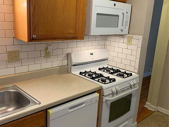 4th image of 10255 Coburg Lands Dr