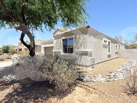 3rd image of 1228 E Palo Verde Dr