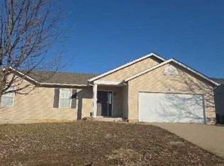 401 Hickory Post Ct, Wentzville, MO 63385