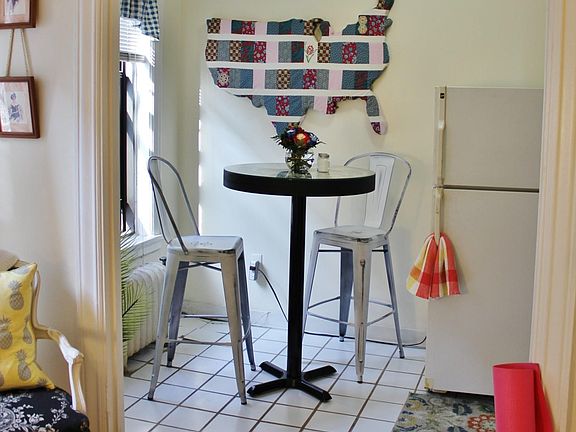 3rd image of 538 W Briar Pl #22-L