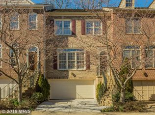 10181 Castlewood Ln, Oakton, VA 22124