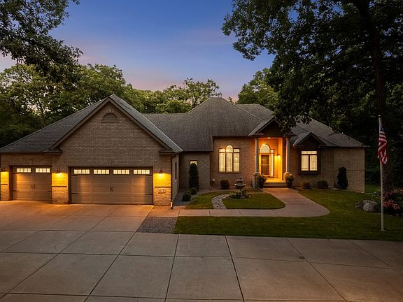 2nd image of 679 Oakgreen Avenue Ct N