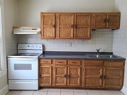 1st image of 504 Lincolnway W APT 3