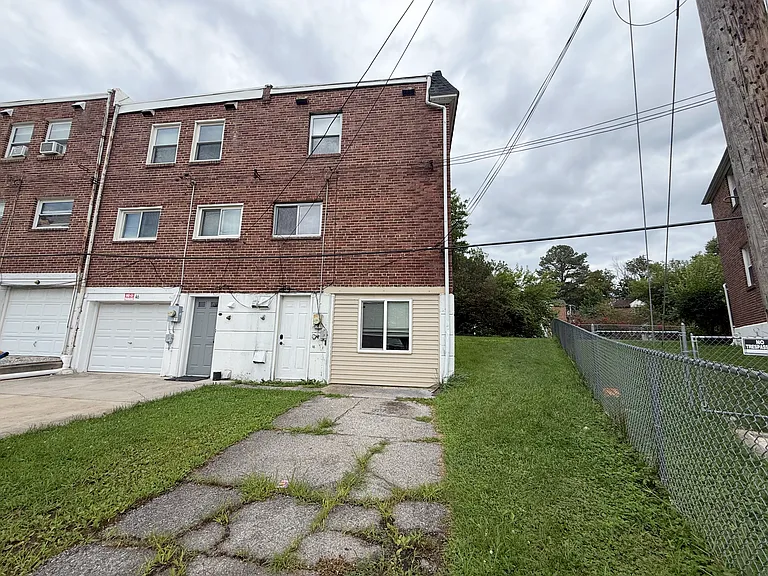 44 Madison Dr — Photo 13