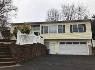 210 Emmett Ave, Derby, CT 06418