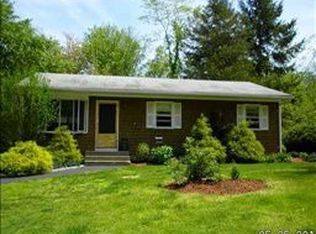 490 Fletcher Rd, North Kingstown, RI 02852